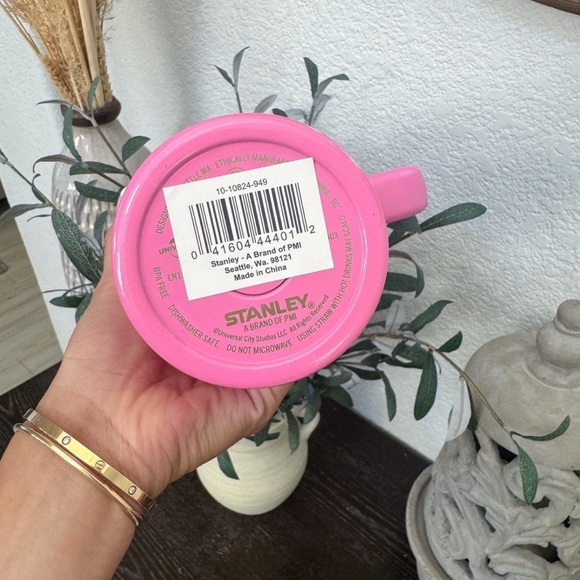 Stanley x Wicked Glinda Limited Edition 40oz - Picture 7 of 7